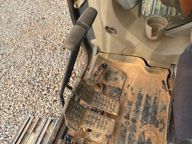 2012-hitachi-zx225us-lc-3-image-20