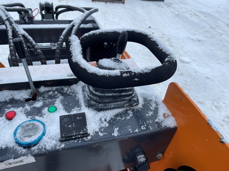 #310-•-new-land-hero-mini-skid-steer-loader-image-24