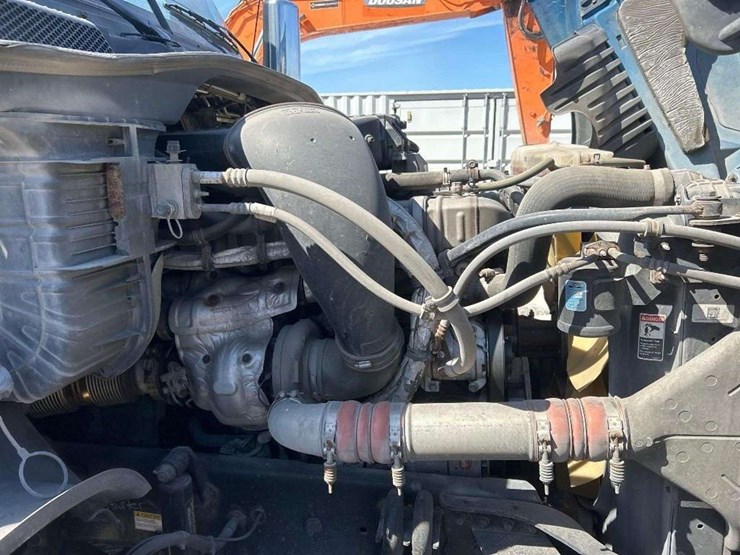 2017-freightliner-cascadia-125-image-7