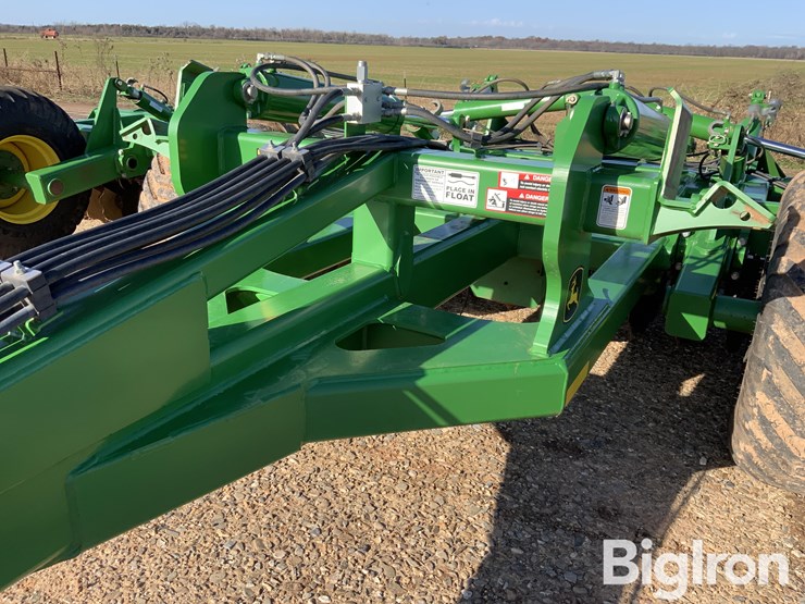 2021-john-deere-2680h-image-14