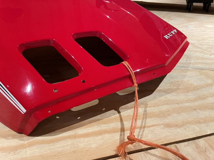 #3847-•-1976-rupp-rally-snowmobile-hood-image-7