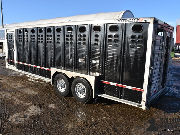 2020-wilson-livestock-trailer-image-7