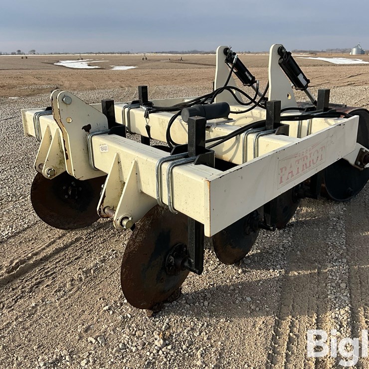 PATRIOT PIVOT TRACK CLOSER