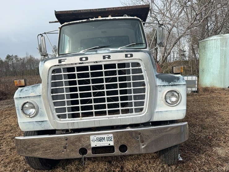 1982-ford-8000-image-9