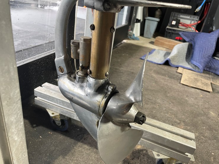 #3829-•-johnson-vintage-outboard-boat-motor-image-6