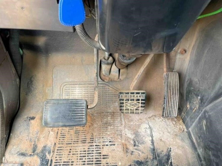 1994-international-dump-truck-image-24