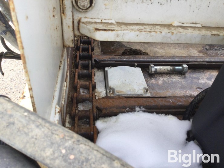 2014-del26-feed-delivery-box-image-10