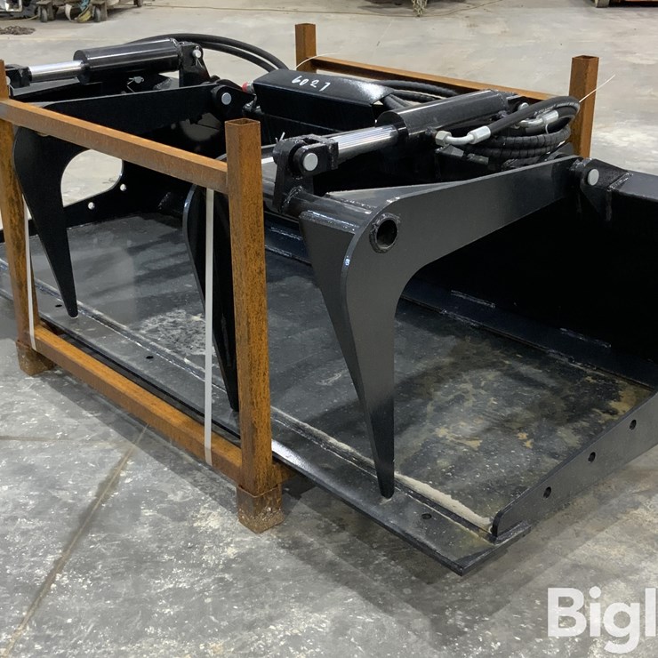 2025 GIYI PG72 72" Skid Steer Plate Grabber Grapple Bucket