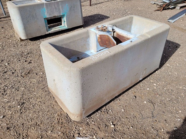 concrete-water-trough-image-3