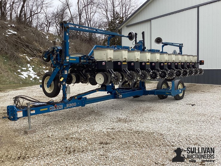 2004-kinze-3600-image-1