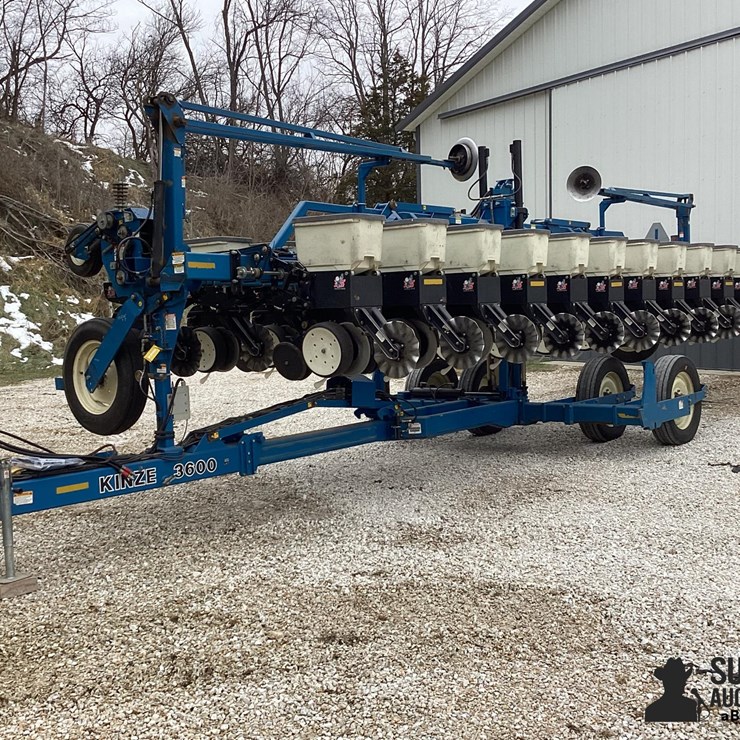 2004 KINZE 3600