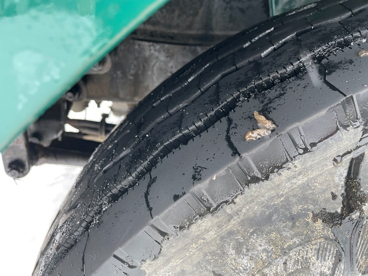 #400-•-2006-sterling-straight-truck-(has-wi-title)-image-92