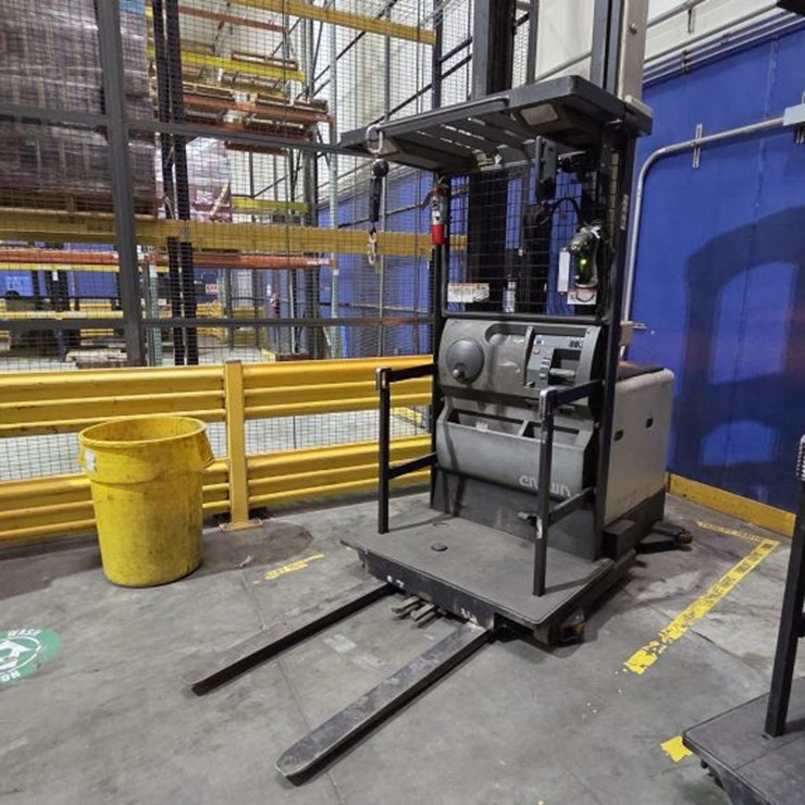 1998 CROWN SP3020-30