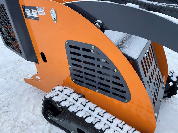 #310-•-new-land-hero-mini-skid-steer-loader-image-11