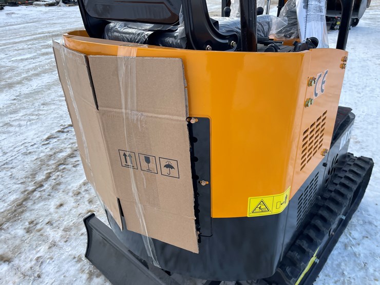 #204-•-miva-va13-mini-excavator-image-41