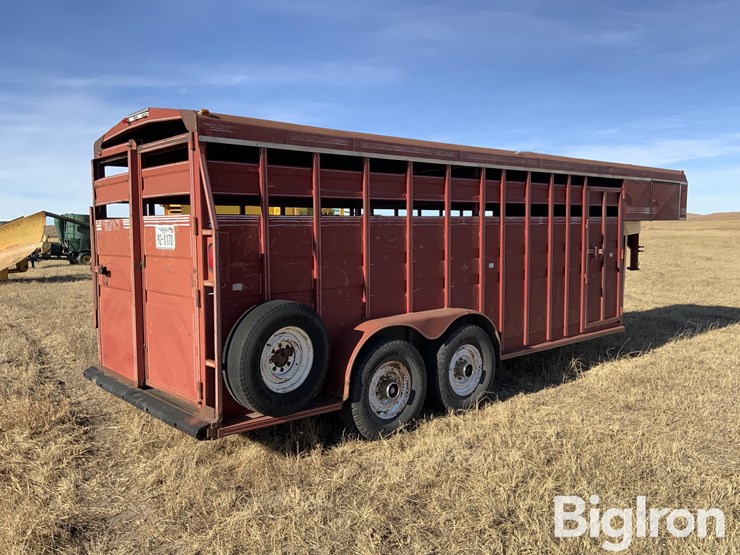 1990-titan-trailer-image-5