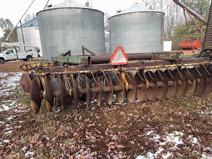 john-deere-340-image-23