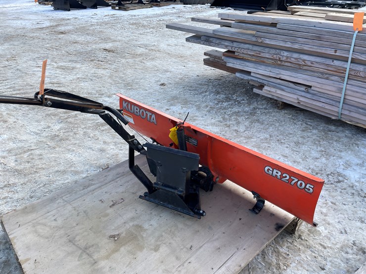 #3820-•-kubota-lawn-tractor-snowblade-attachment-image-4