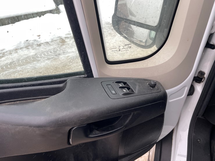 2022-dodge-1500-image-31