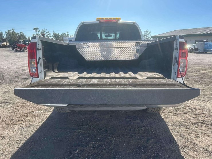 2015-nissan-frontier-image-31