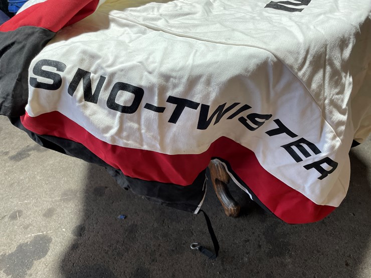 #3860-•-1976-merc-sno-twister-cover-image-3