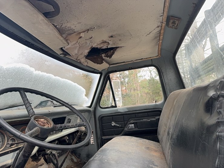 1977-ford-600-image-64