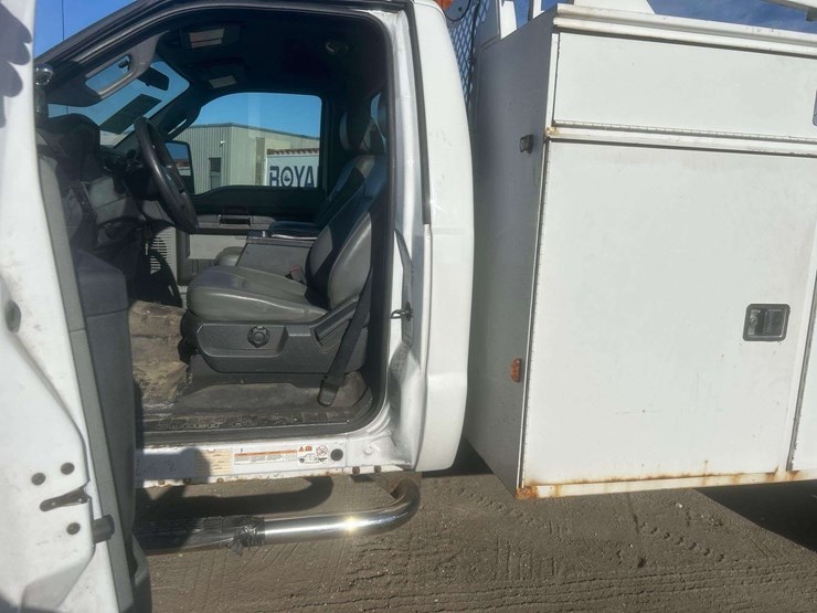 2012-ford-f550-image-9