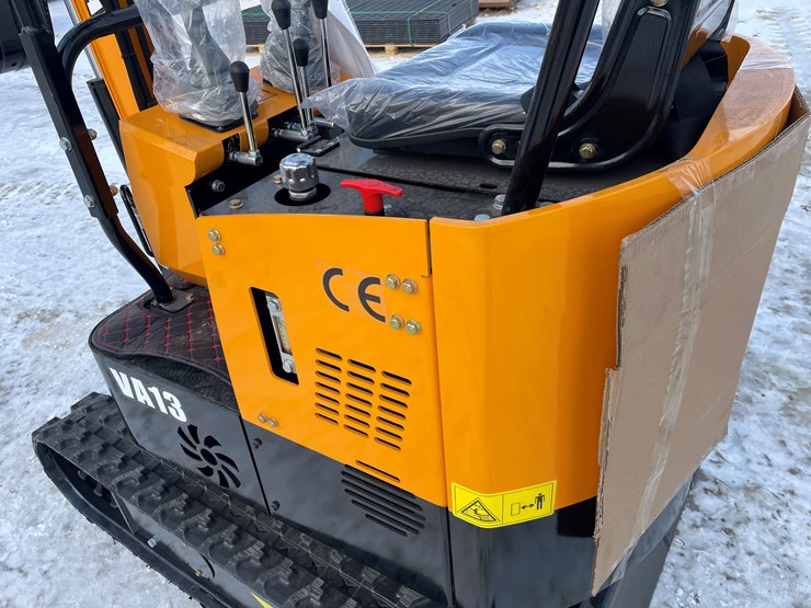 #204-•-miva-va13-mini-excavator-image-22