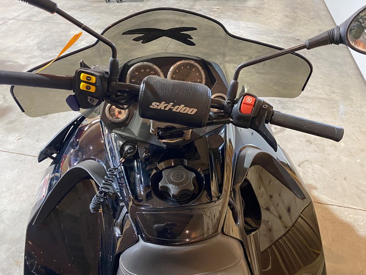 #3789-•-2006-ski-doo-mach-z-1000-sdi-snowmobile-image-17