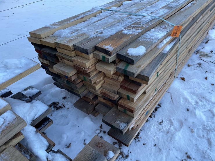 #3815-•-bundle-of-construction-grade-lumber-image-4