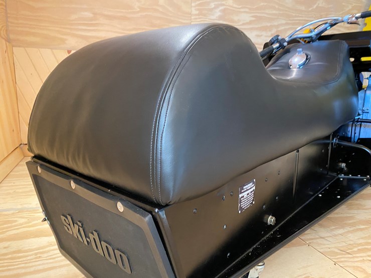 #3779-•-1972-ski-doo-295-blizzard-snowmobile-image-6