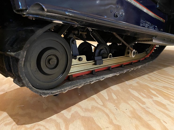 #3792-•-1983-polaris-indy-cross-country-image-9