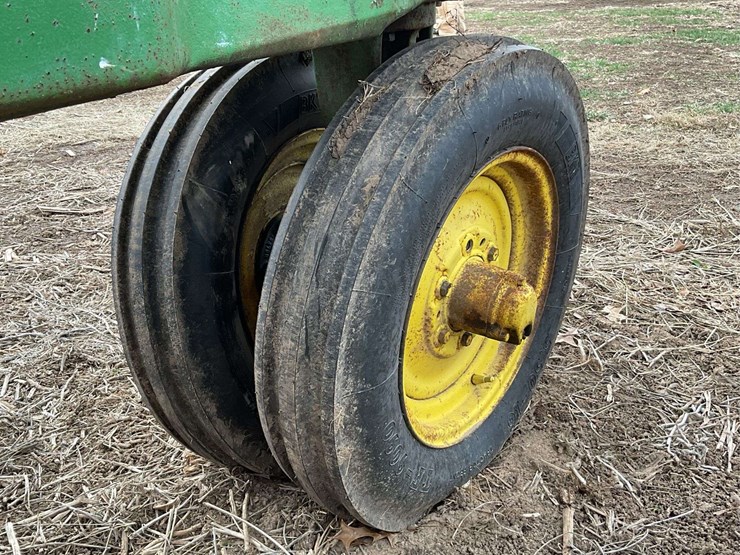 john-deere-70-image-14