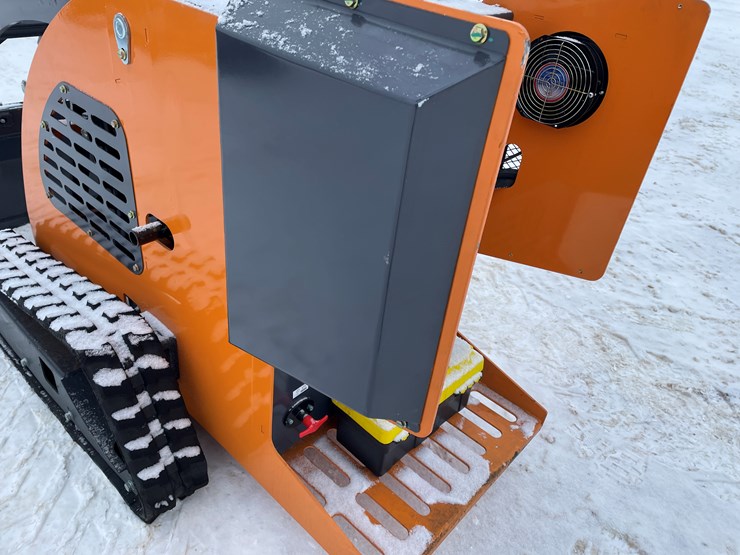 #310-•-new-land-hero-mini-skid-steer-loader-image-15