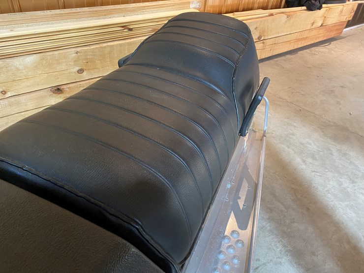 #3783-•-1980-kawasaki-440-invader-snowmobile-image-23