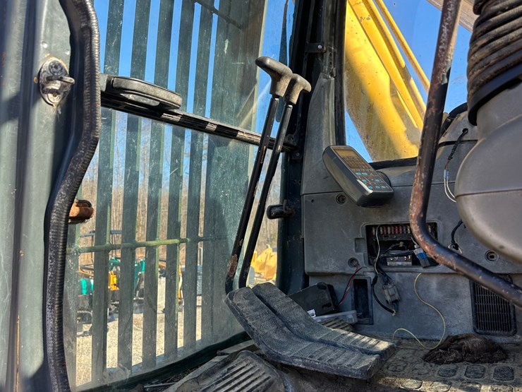 komatsu-pc250-lc-image-16