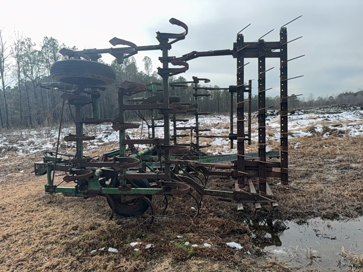 john-deere-pull-type-3-section-field-cultivator,-24';-located-at-7241-roxbury-rd,-charles-city,-va,-please-call-804.837.9940-or-804.651.4404-with-questions-image-20
