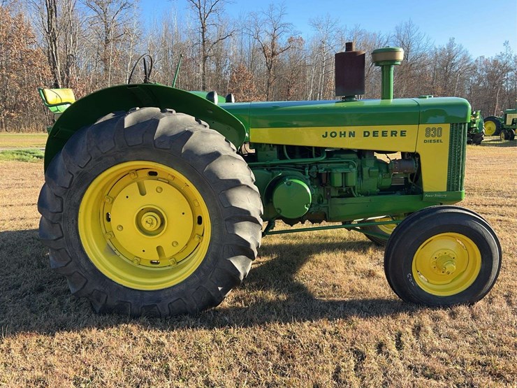 john-deere-830-image-6