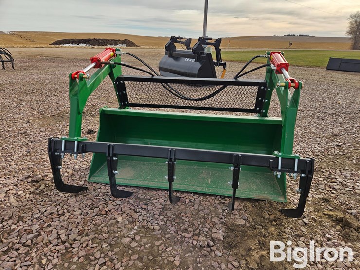 2025-john-deere-740-image-2