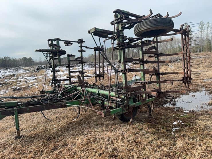 john-deere-pull-type-3-section-field-cultivator,-24';-located-at-7241-roxbury-rd,-charles-city,-va,-please-call-804.837.9940-or-804.651.4404-with-questions-image-8