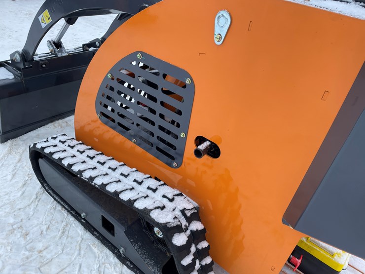 #310-•-new-land-hero-mini-skid-steer-loader-image-16