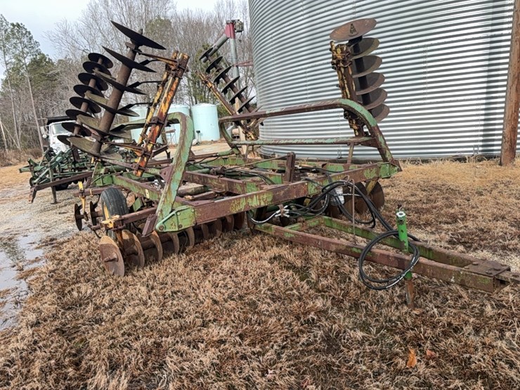 john-deere-230-image-3