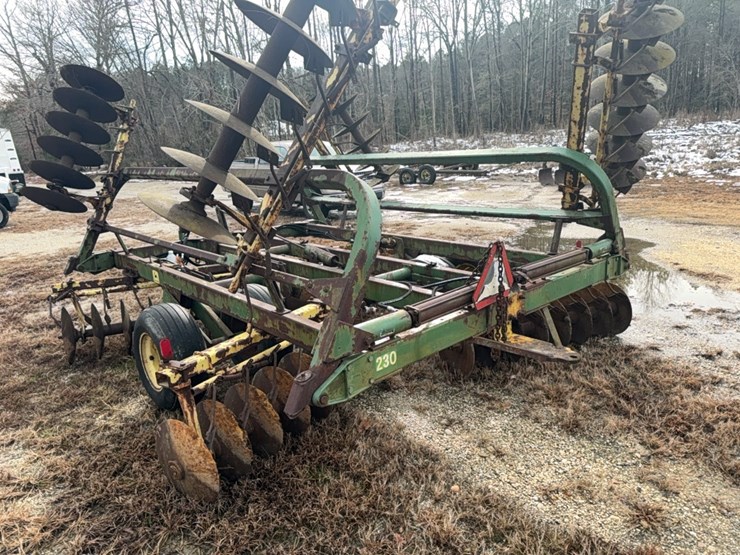 john-deere-230-image-32