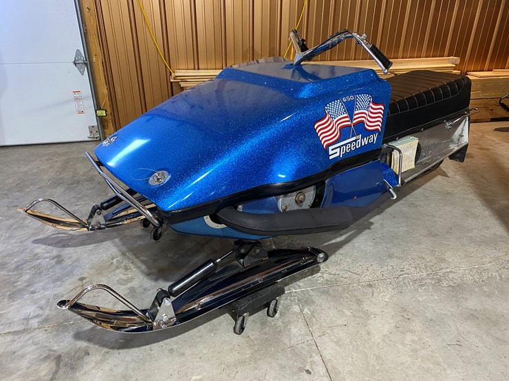 #3785-•-1972-speedway-650-snowmobile-image-1