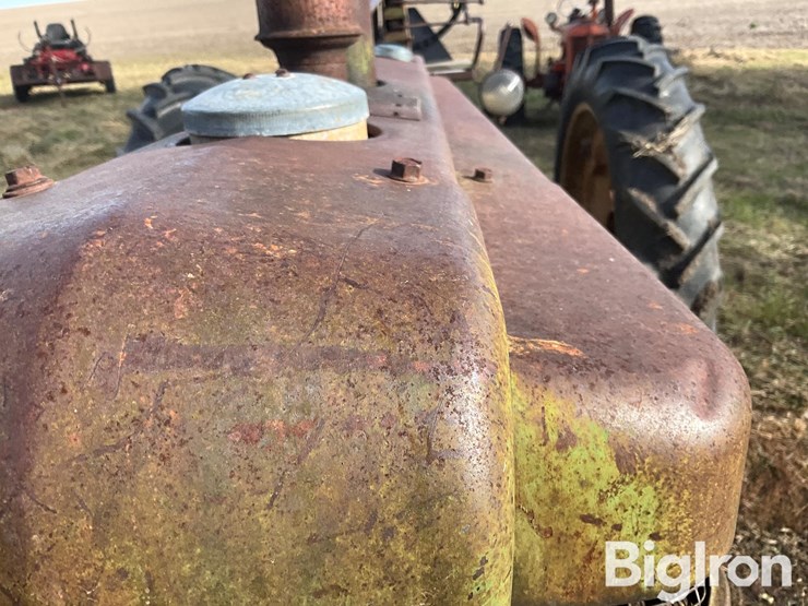 john-deere-b-image-15