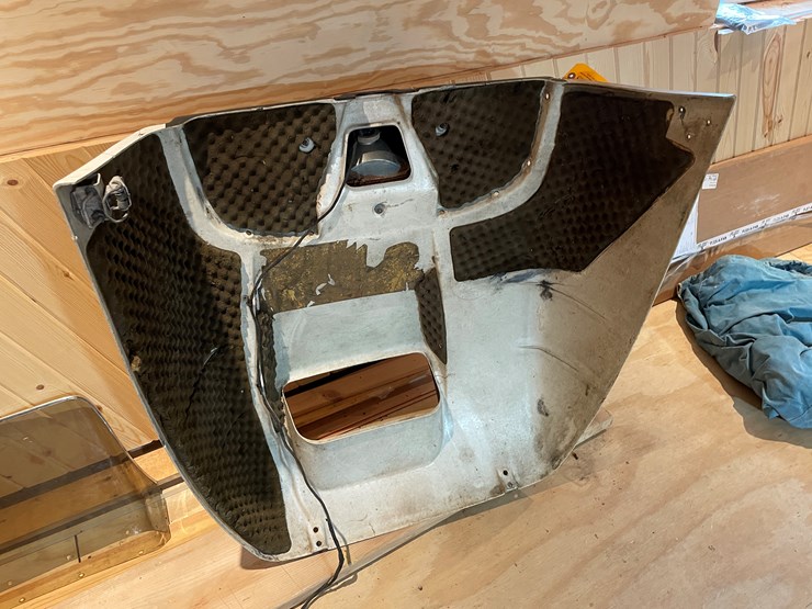 #3846-•-1974/75-yamaha-gpx-snowmobile-hood-image-6