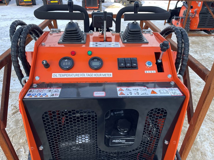 #301-•-mms-mini-skid-steer-ride-on-loader-image-13