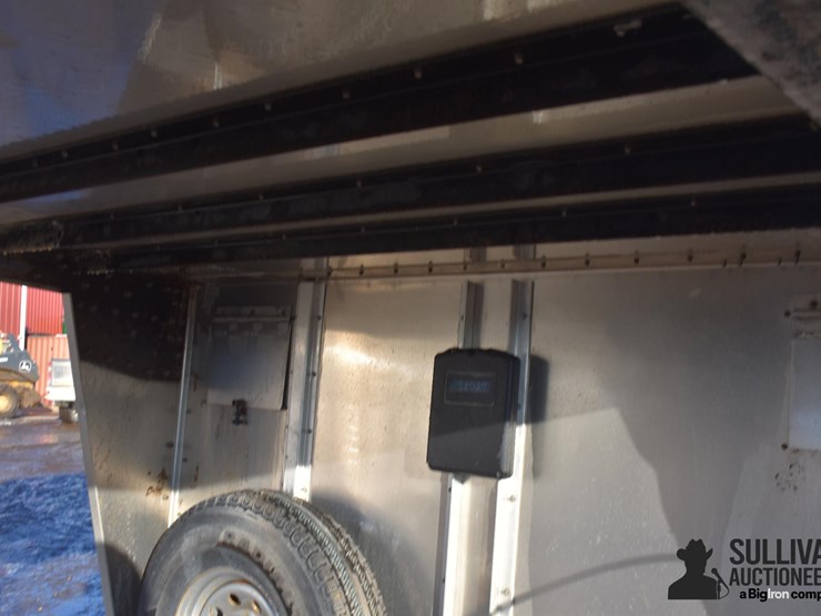 2020-wilson-livestock-trailer-image-13