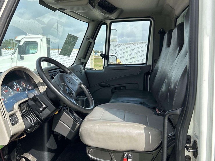2019-international-durastar-4300-image-12
