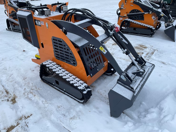 #309-•-new-land-hero-mini-skid-steer-loader-image-3